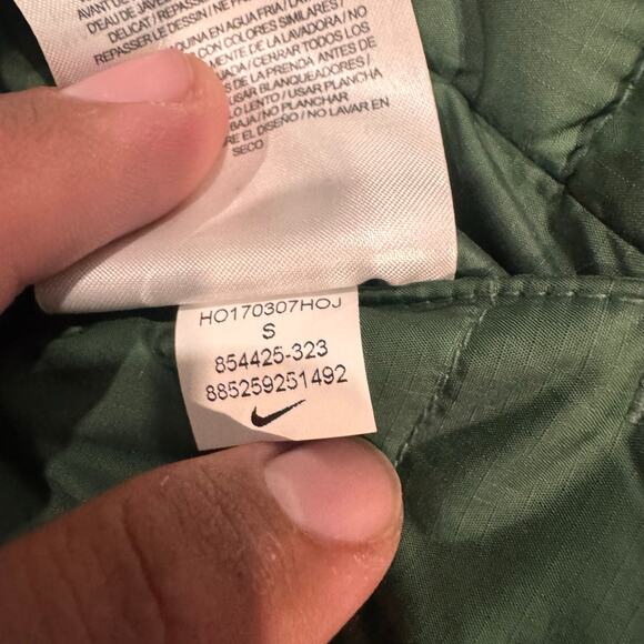 Nike NFL Team Green Bay Packers Reversible Puffer Vest Men’s Small Green/Gold - Picture 9 of 9